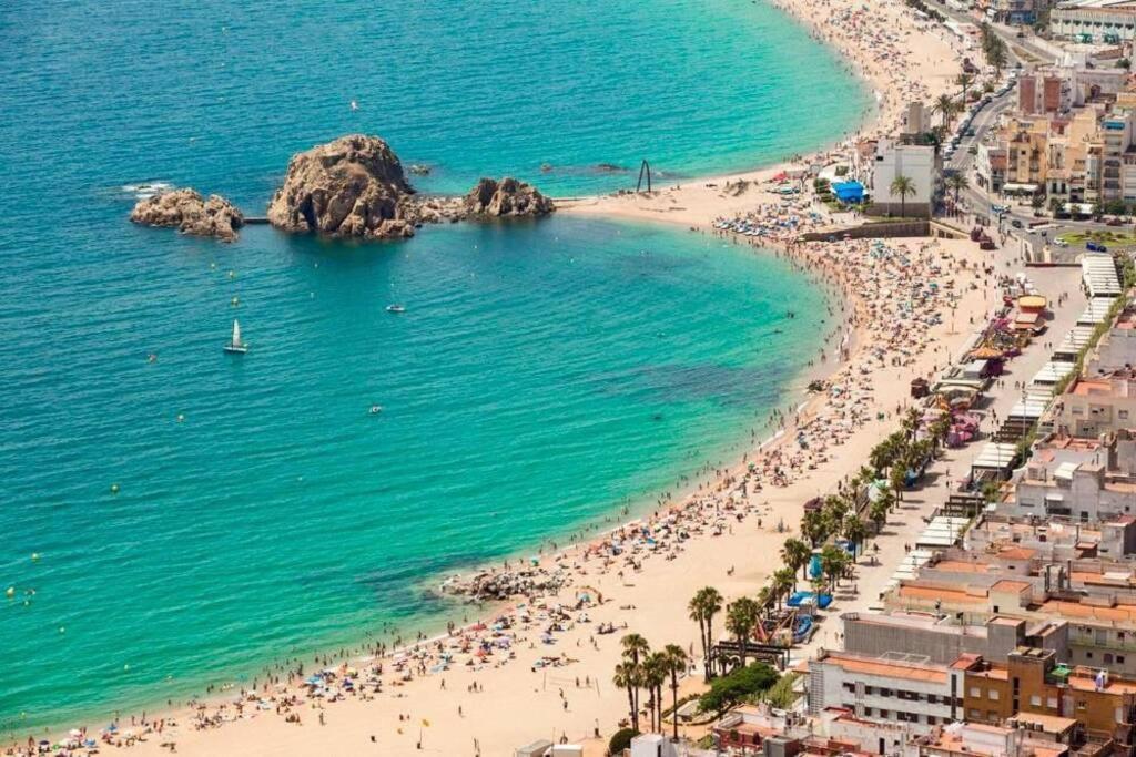 Apartamento Con Piscina En El Centro De Blanes Exteriör bild